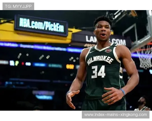 字母哥一条龙强势冲击,雄鹿全场爆发